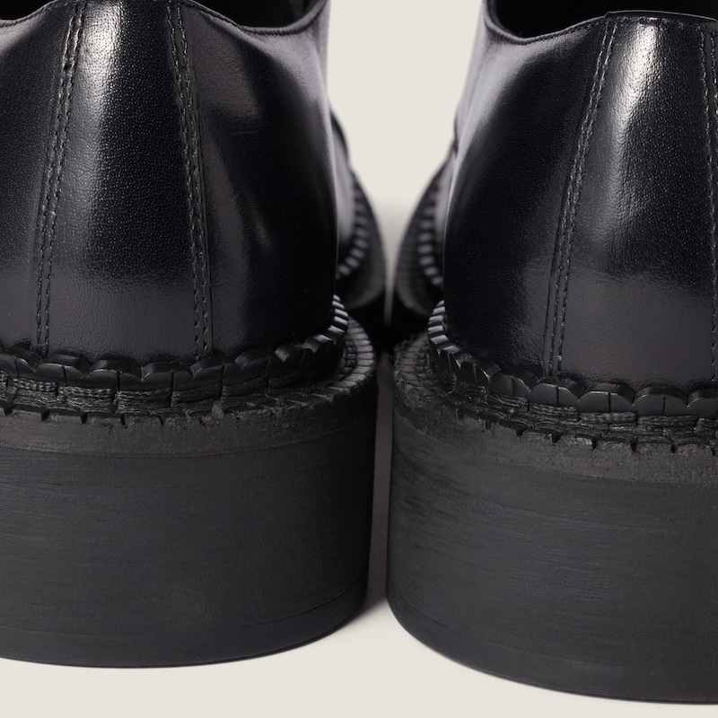 Leather brogue shoes