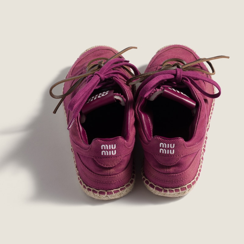 Gymnasium gabardine sneakers