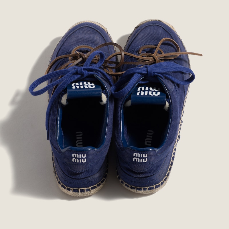 Gymnasium gabardine sneakers