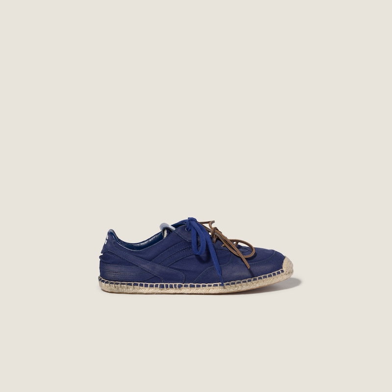 Gymnasium gabardine sneakers