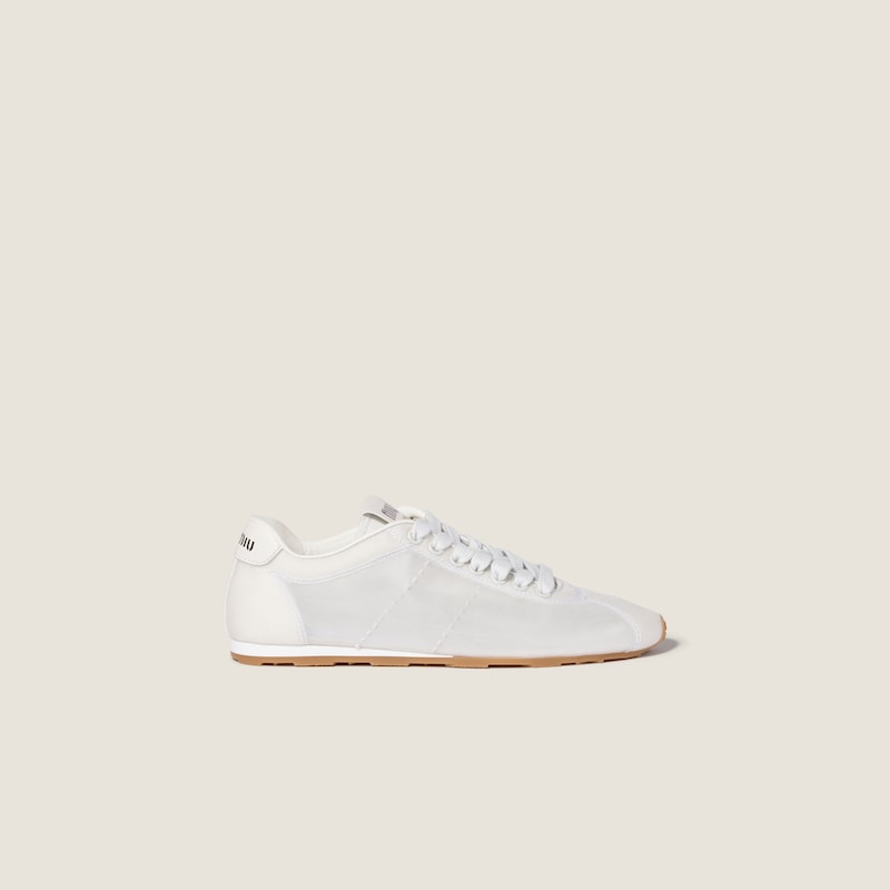 Plume mesh fabric sneakers