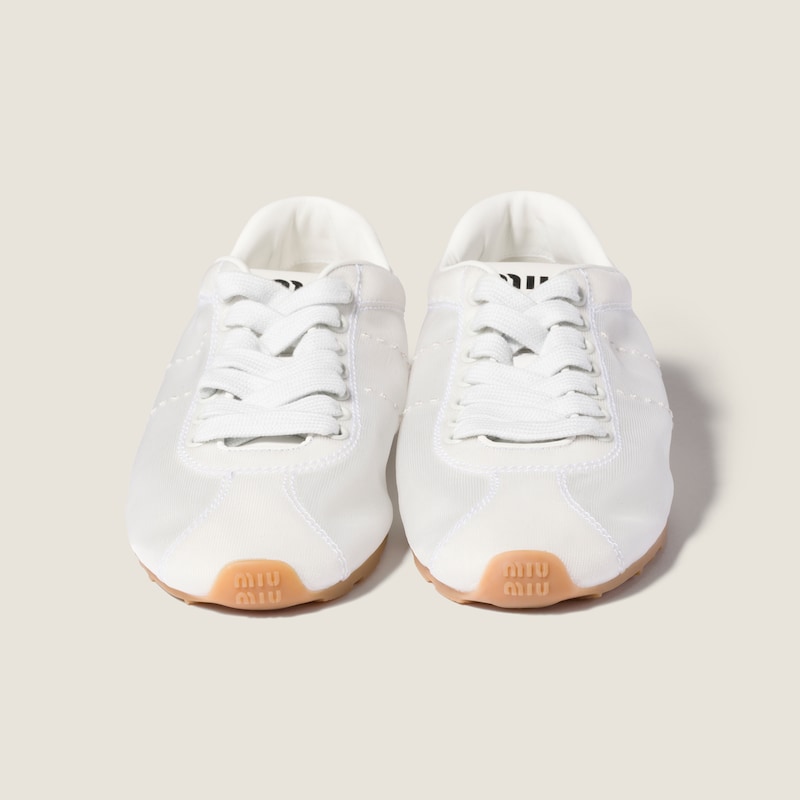 Plume mesh fabric sneakers