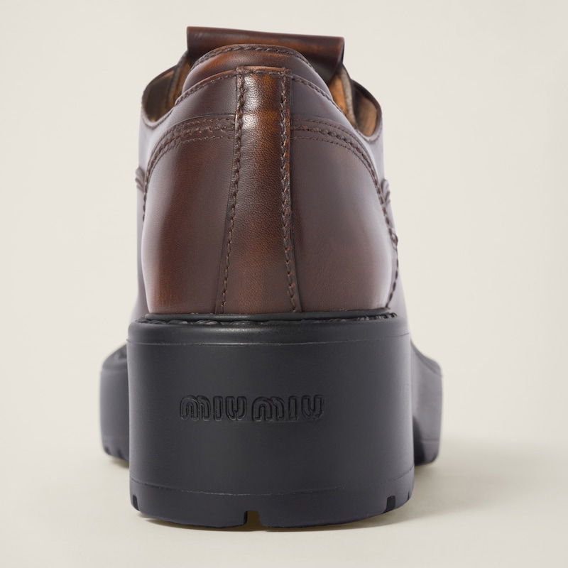 熏染皮革绑带鞋