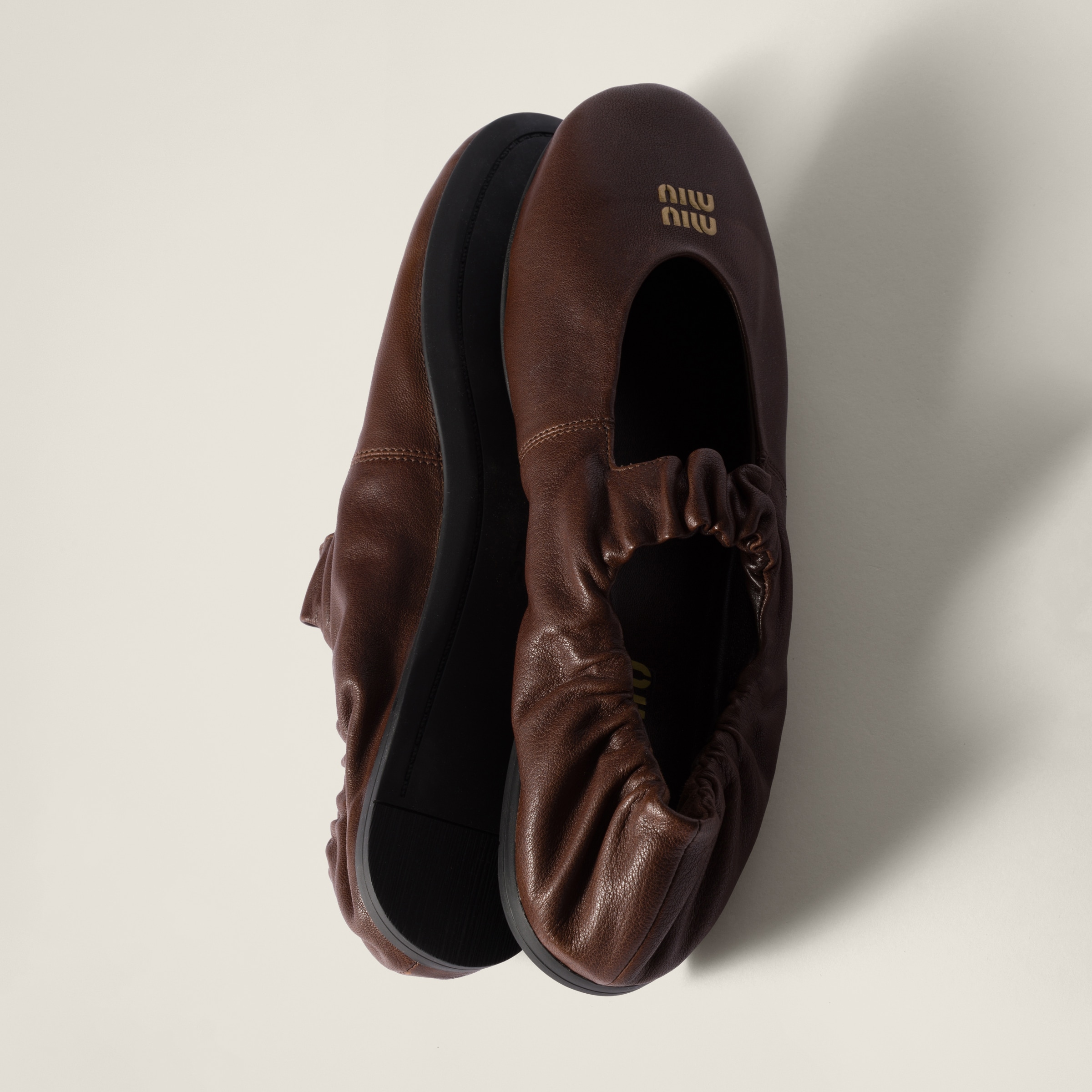 ブラウン ルーシュナッパレザーローファー | Miu Miu ブラウン ルーシュナッパレザーローファー | Miu Miu