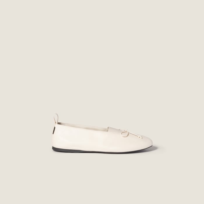 関税・送料込 MIU MIU Ivory leather heeled シューズ FW24P_MIUMIU_DECOLLETETWOTONEB