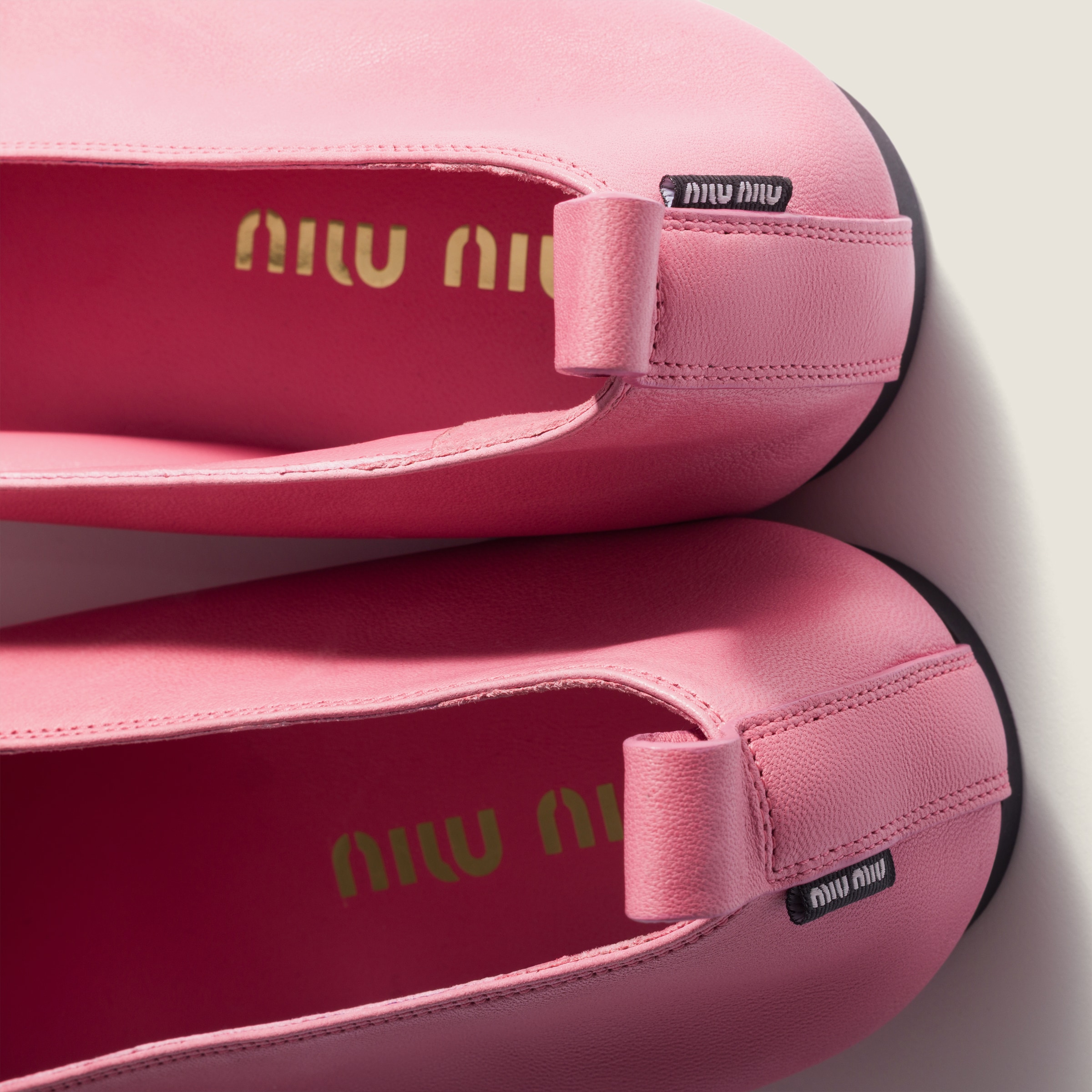 【美品】miumiu バレリーナ フラット ピンク【限定モデル】ブライダル 楽天市場】【9/30～10/1限定・最大2万円OFFクーポン配布中
