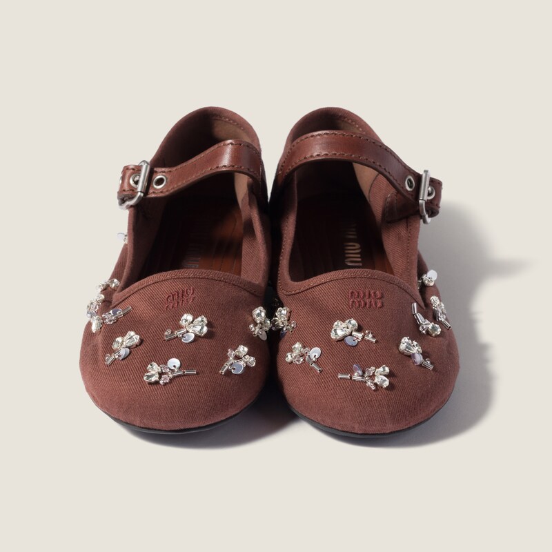 Embroidered drill ballerinas