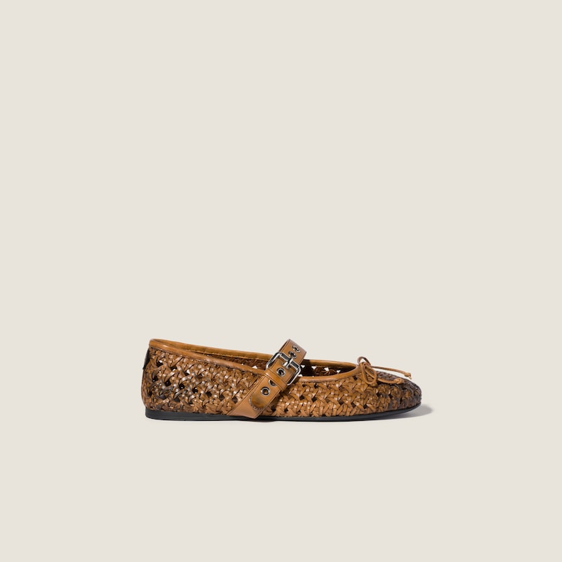 Woven leather ballerinas with strap and buckle