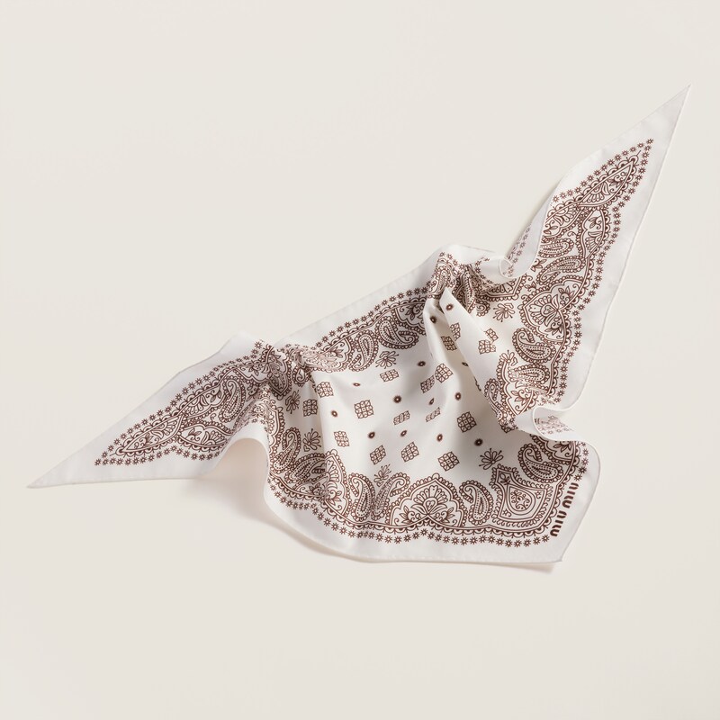 Printed poplin scarf