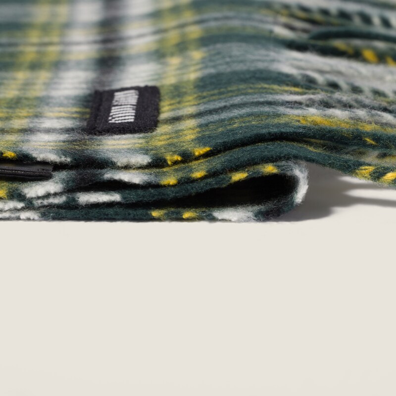 Wool and cashmere scarf