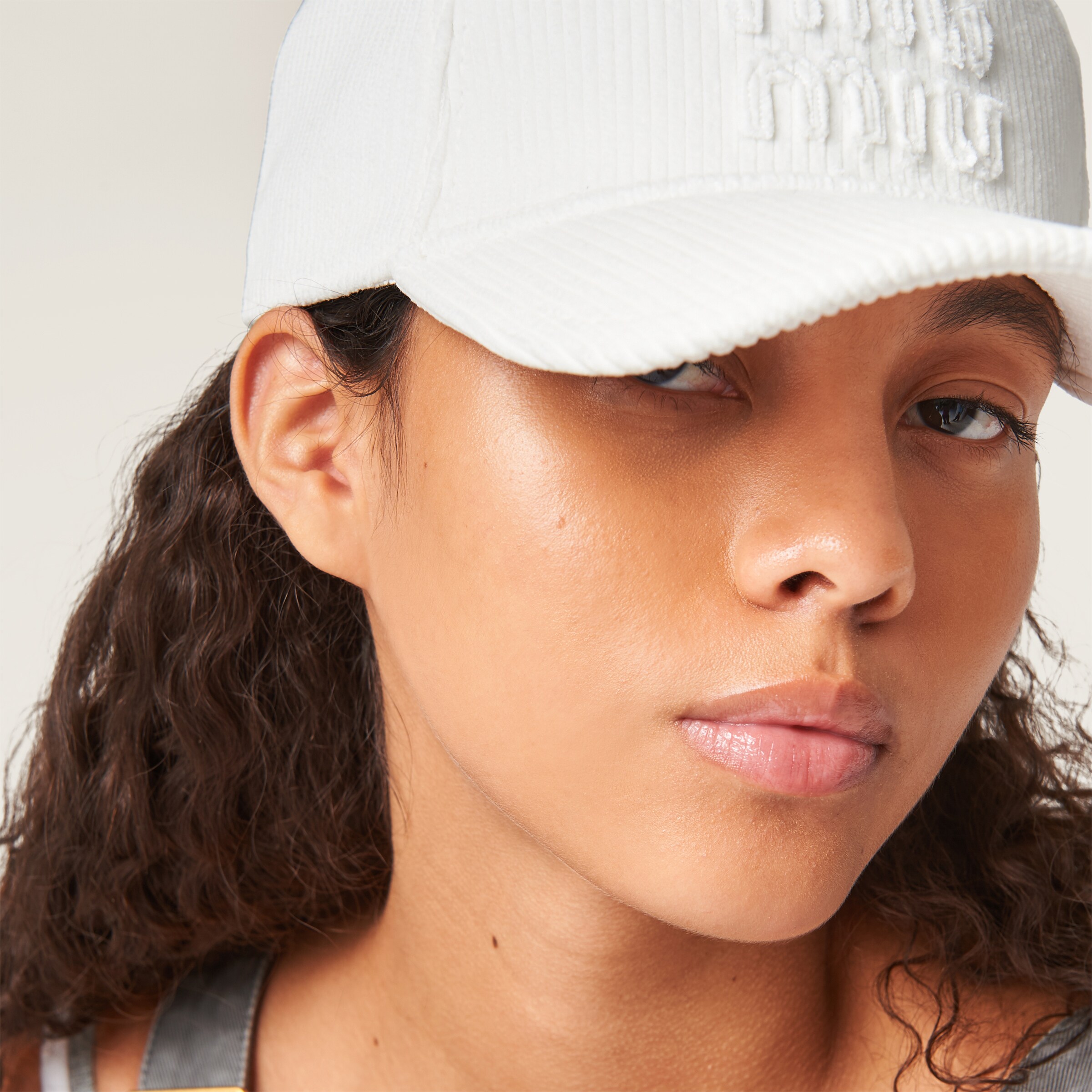 キャップ MiuMiu Miu Miu Cotton Baseball Logo Hat (5HC179 2F81 F0401) White Velvet Baseball Cap | Miu Miu