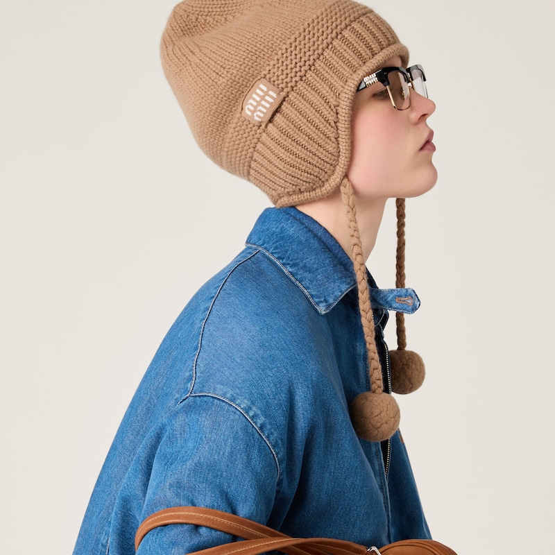 قبعة صوف وكشمير