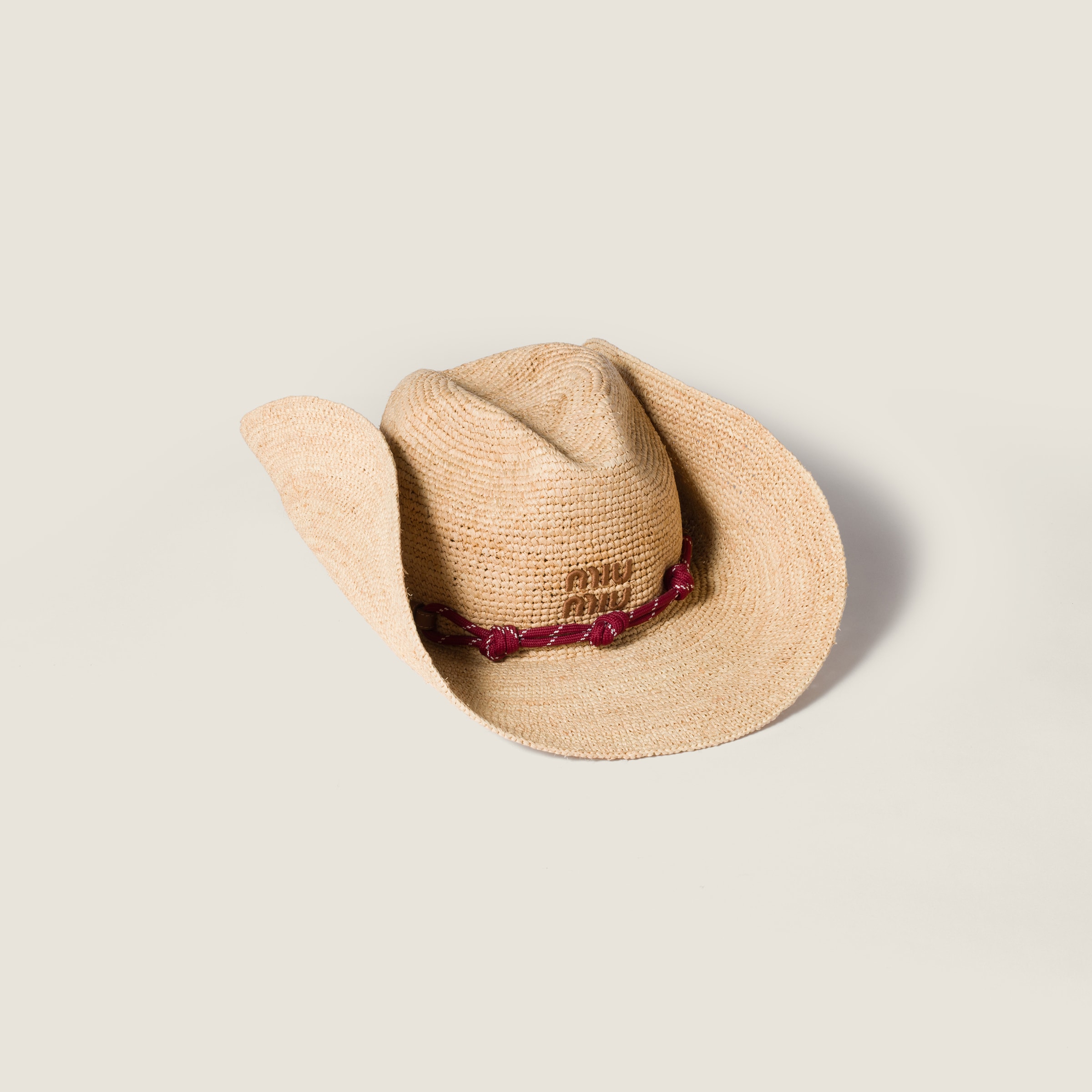 Raffia hat