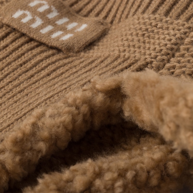 Chapka en laine, cachemire et peau de mouton