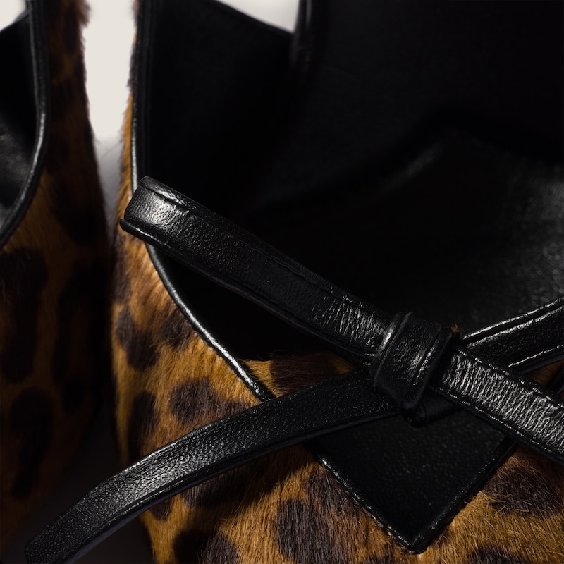 Printed leather slingback pumps with bow