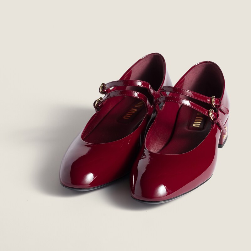 Patent leather slingback pumps with buckles