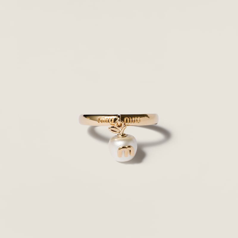 Metal ring with pendant
