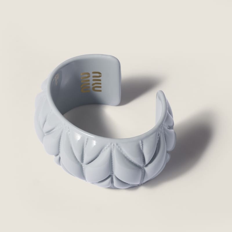 Pulsera con motivo matelassé