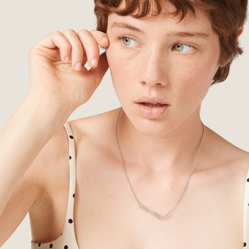 Metal necklace with crystals