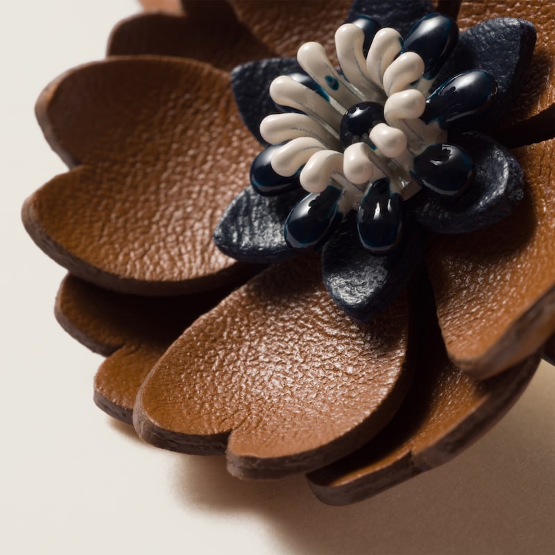 Collier ras-de-cou en cuir