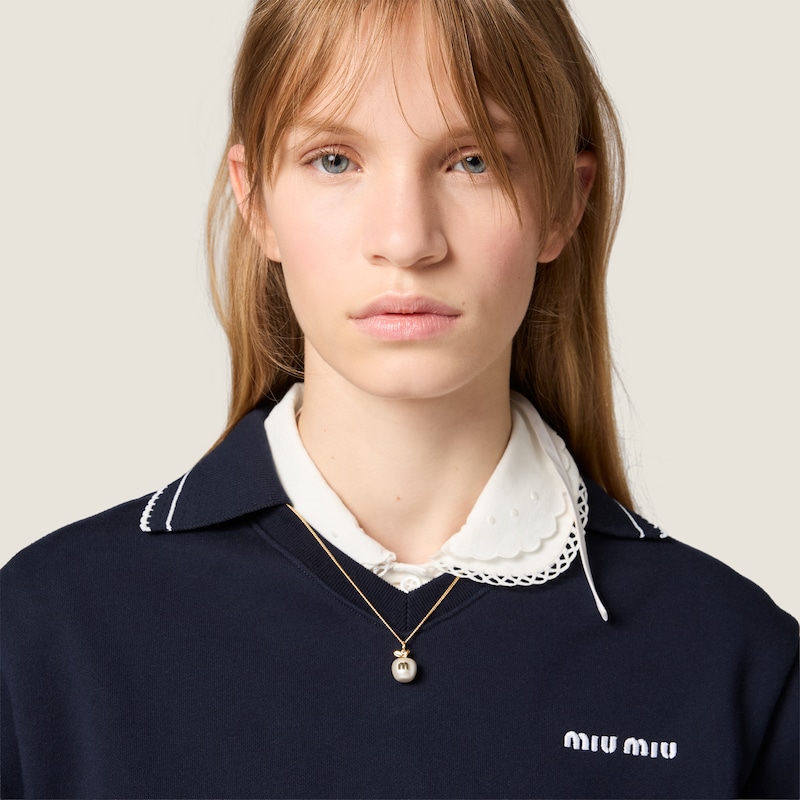 Metal necklace with pendant