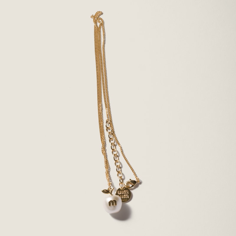 Metal necklace with pendant