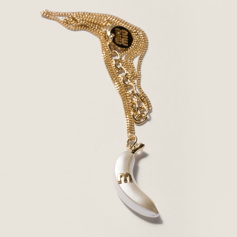 Metal necklace with pendant