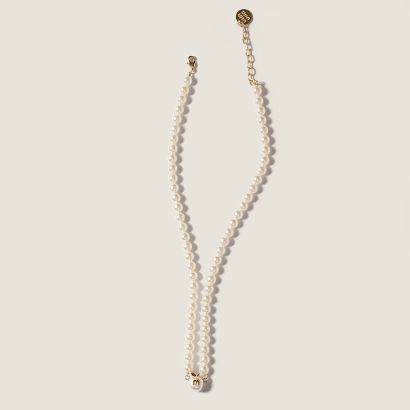 Metal and pearl necklace