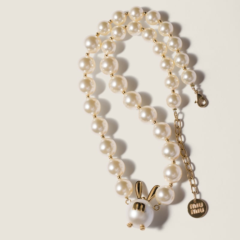 Metal and pearl necklace