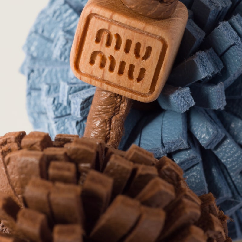 Adereço micro em couro