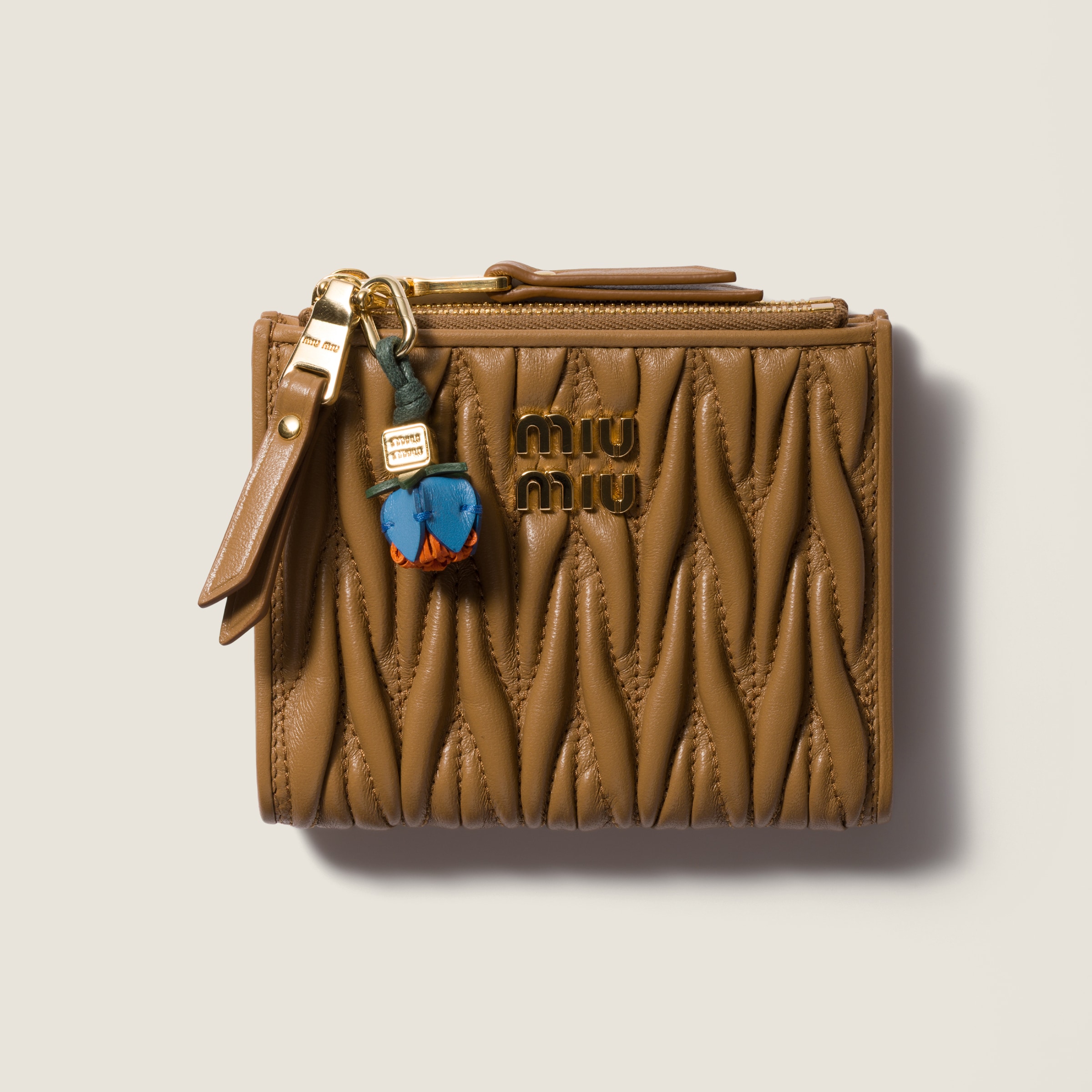 新品未使用品 miu miu レザーマイクロトリック MIUMIU ミュウミュウ レザー トリック (MiuMiu/キーホルダー