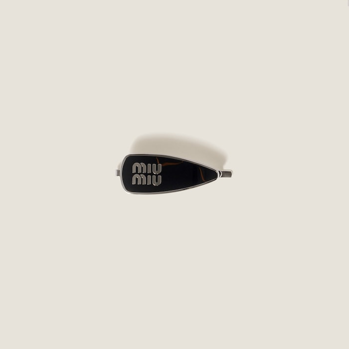 MIUMIU エナメルメタル　ヘアクリップ　ブラック　２個セット 極美品 MIUMIU ミュウミュウ エナメルメタル ヘアクリップ