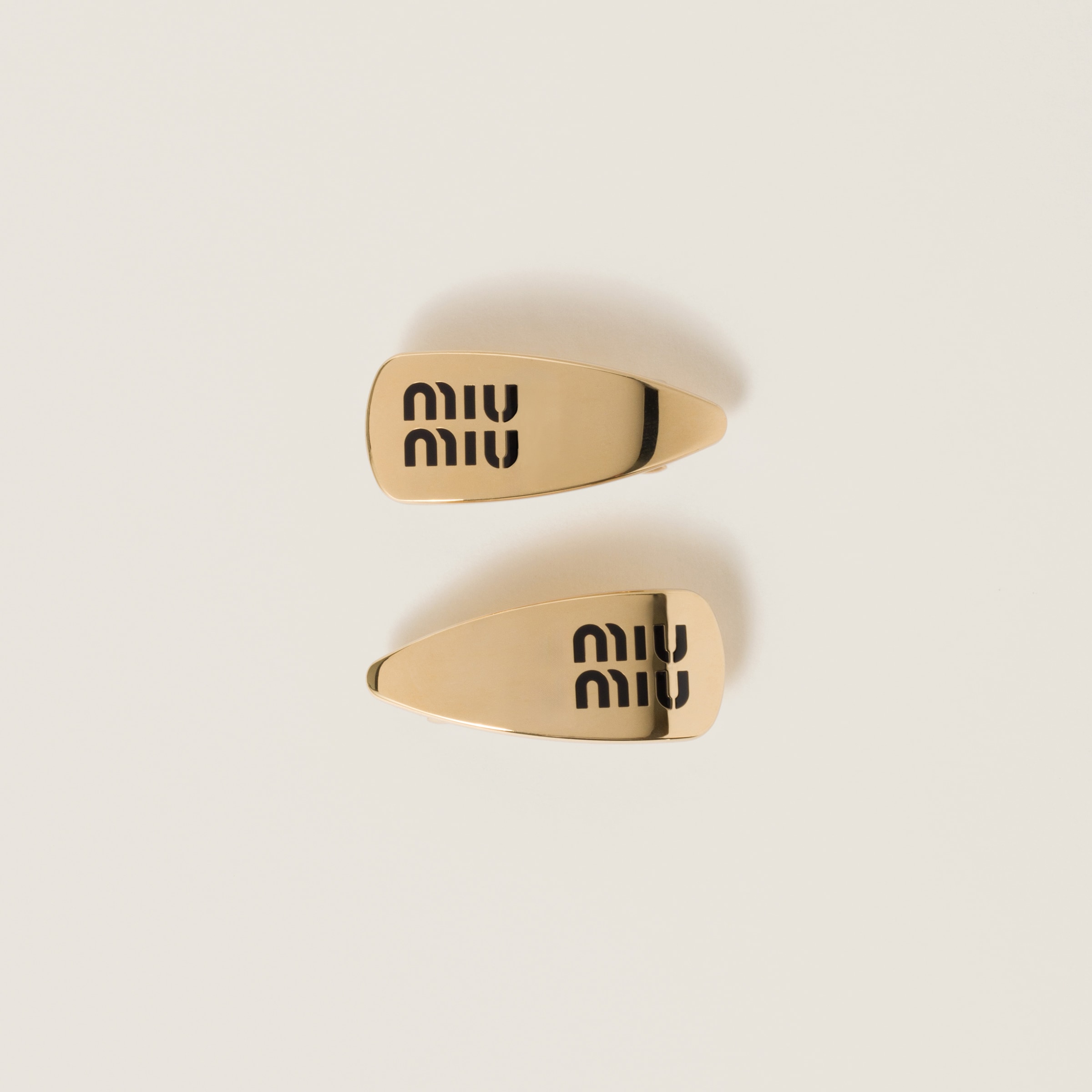 Miu Miu Enameled Metal Hair Clips In Black