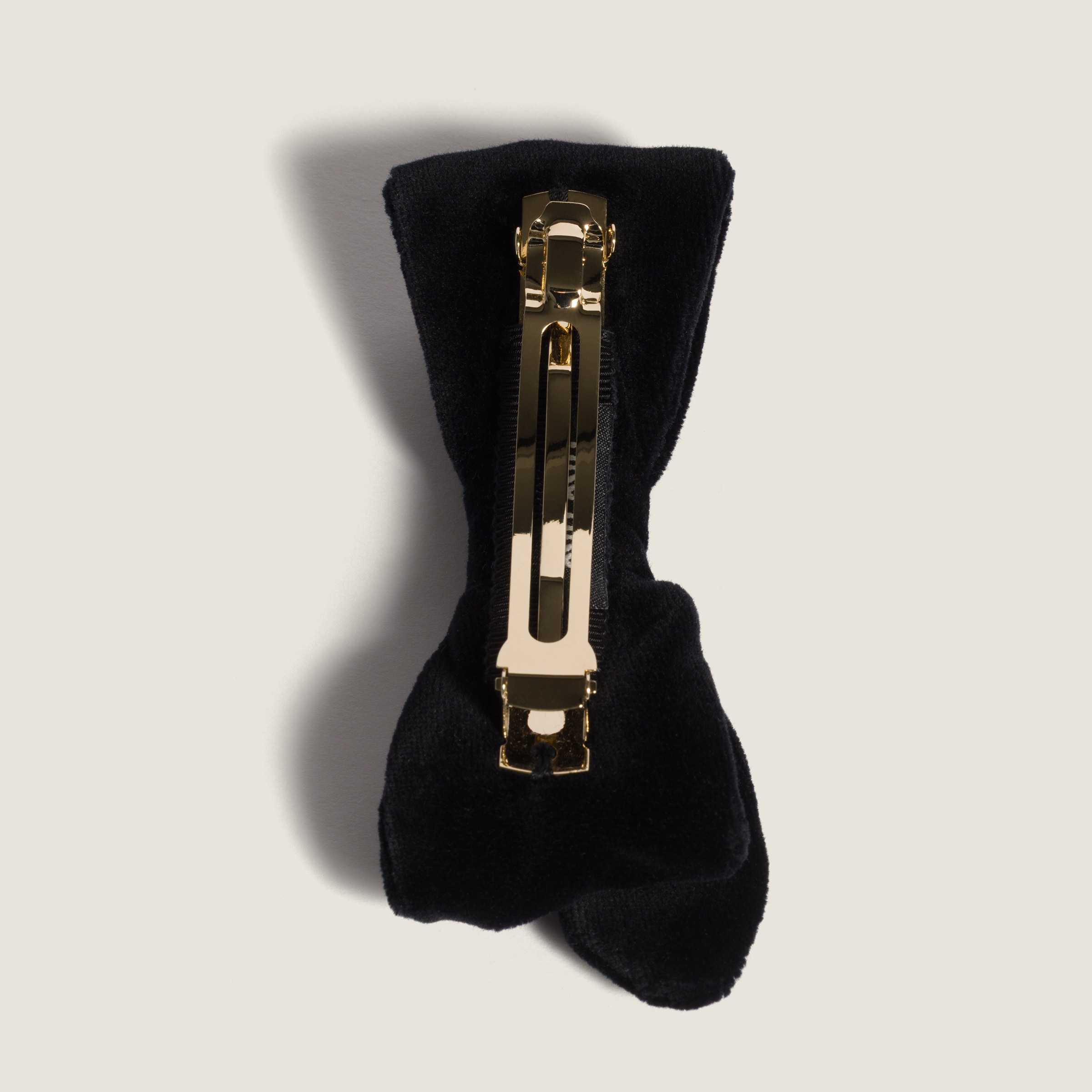 ブラック ベルベット ヘアクリップ | Miu Miu