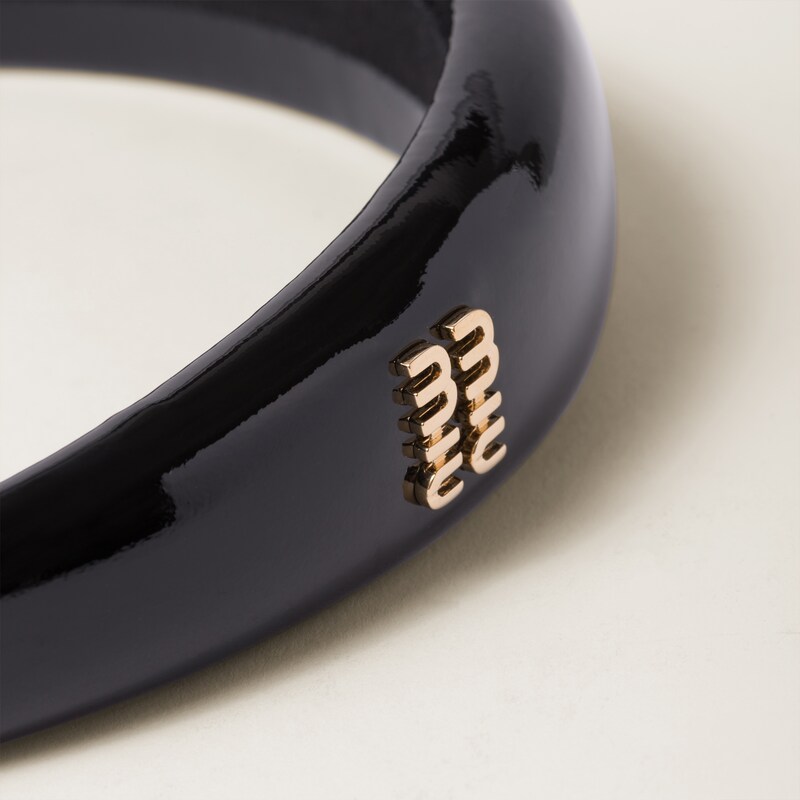 Haarreif aus Lackleder