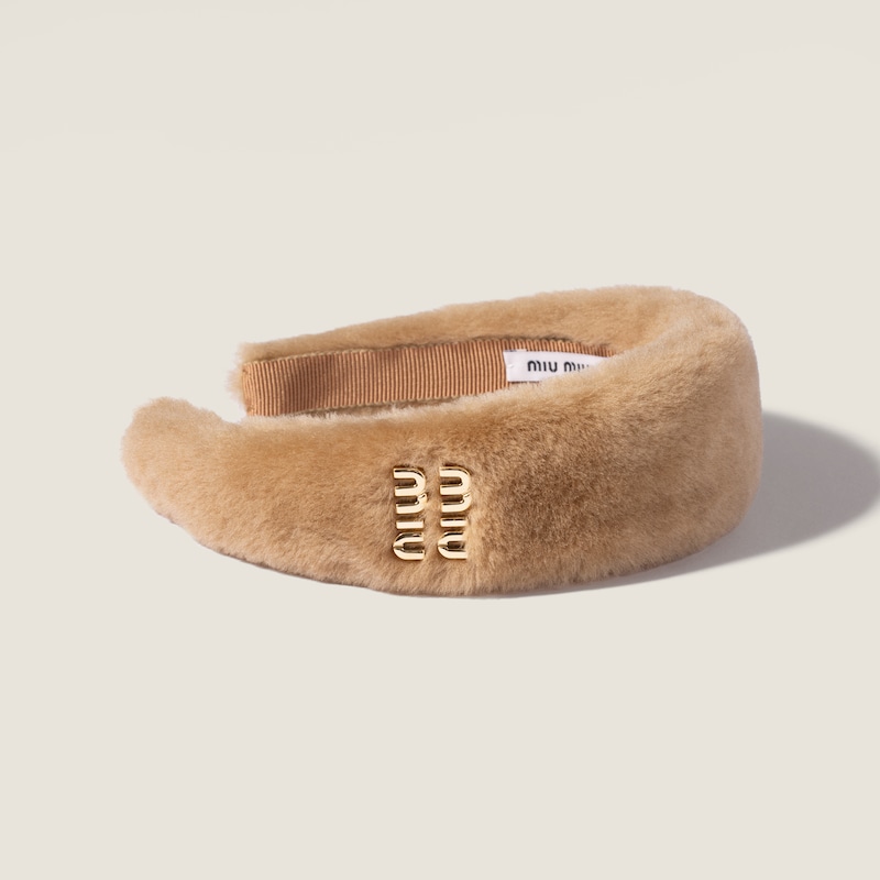 Diadema de piel vuelta