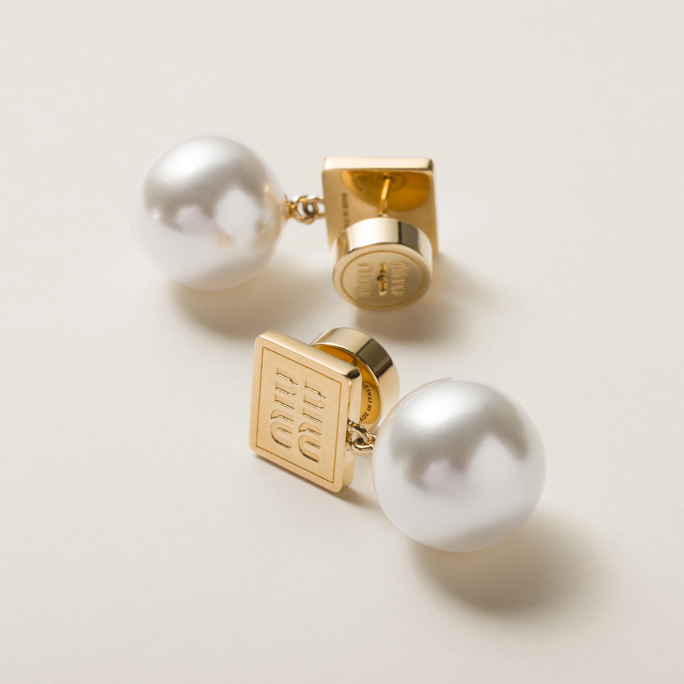 ★MiuMiu★人工パール付 メタル ピアス ミュウミュウ Miu Miu ミュウミュウ MIU MIU PIERCED EARRINGS