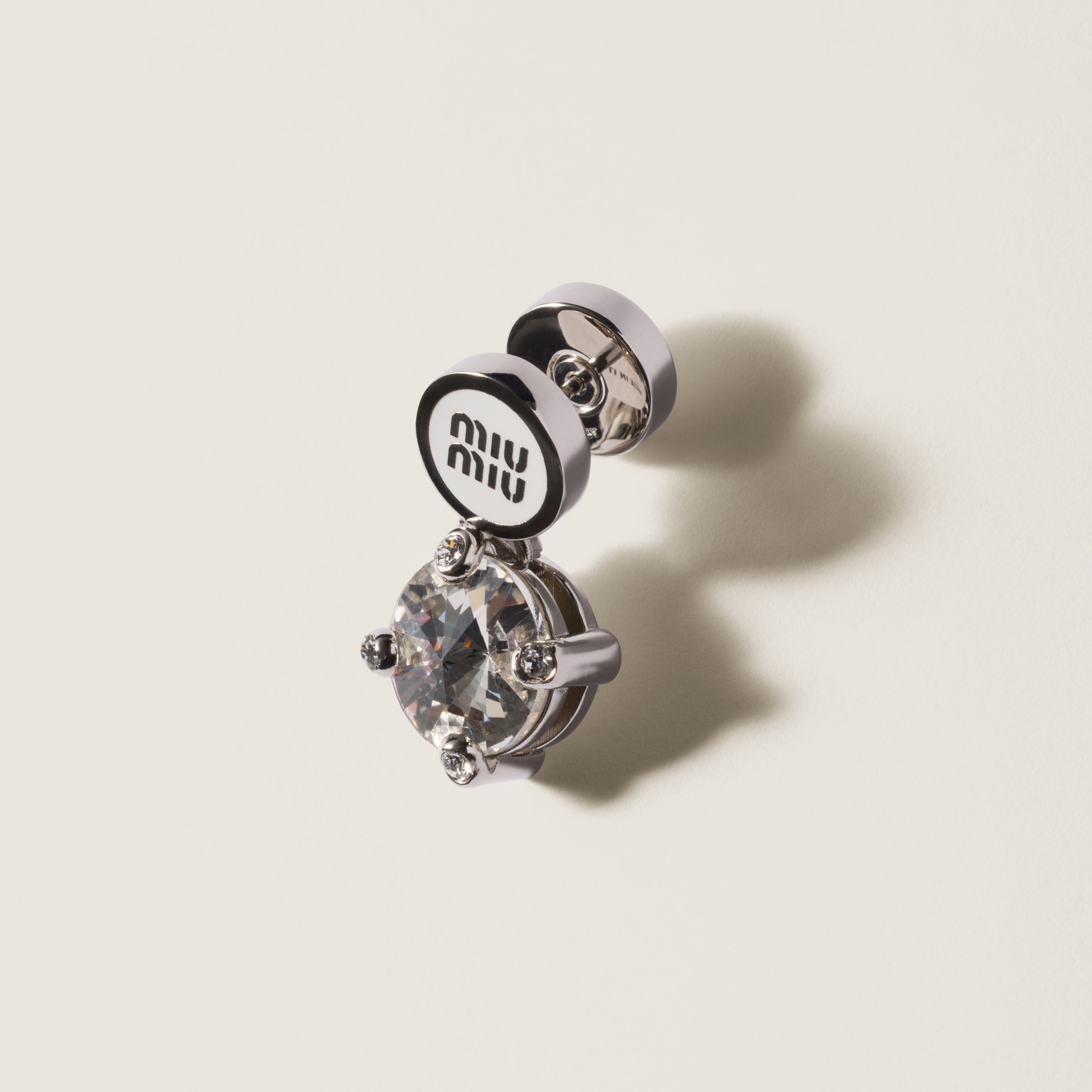 ☆送料関税込☆MiuMiu ロゴ クリスタル付 メタル ピアス☆超人気 Miu Miu】ミュウミュウ クリスタル付きロゴピアス (MiuMiu