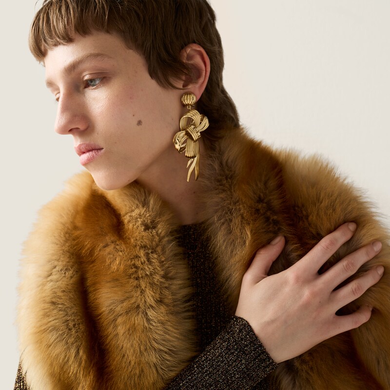 Schleifen-Ohrringe aus Metall