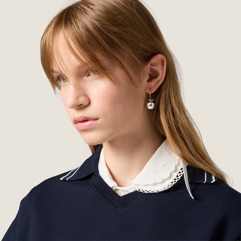 Metal earrings with pendant