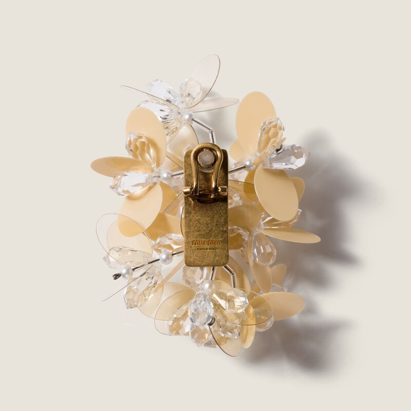 Single metal earring with pearl and crystals