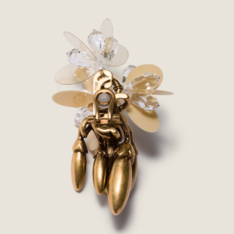 Single metal earring with crystals