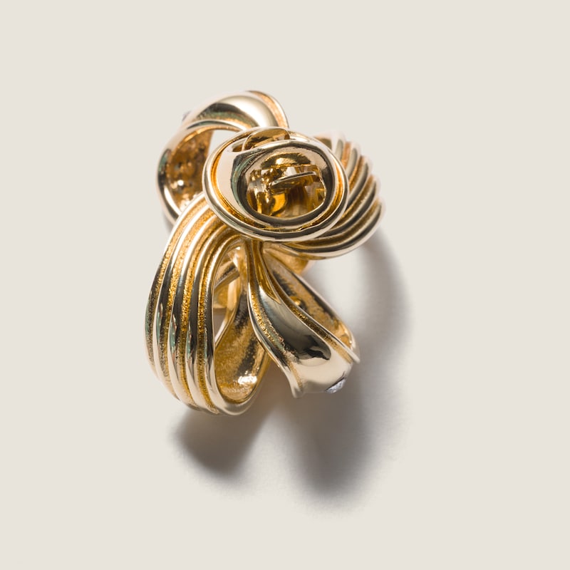 Broche en métal à strass