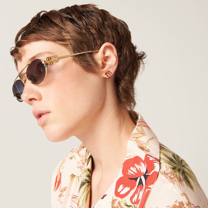 Orecchini in metallo smaltato