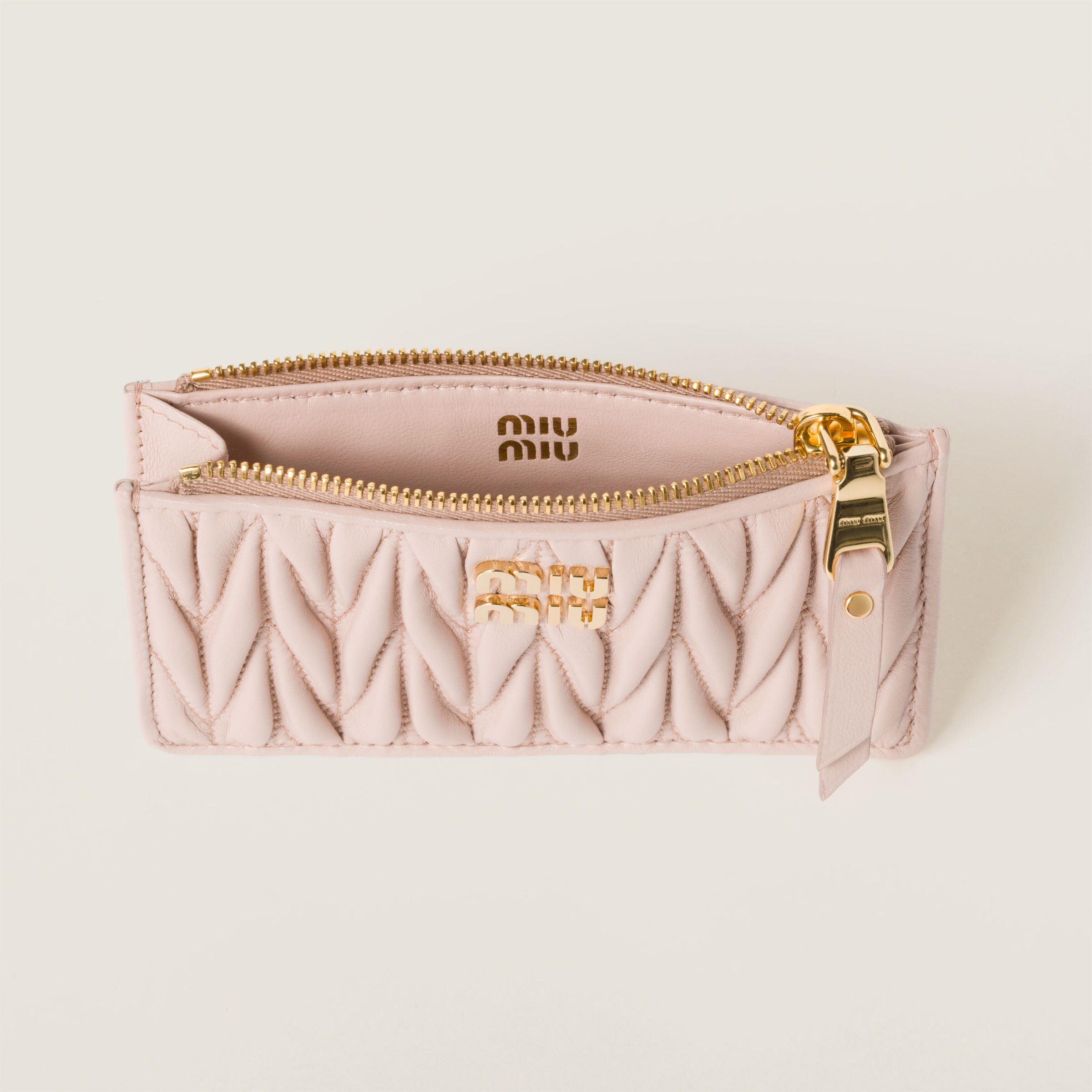ピンクベージュ マテラッセレザー ポーチウォレット | Miu Miu