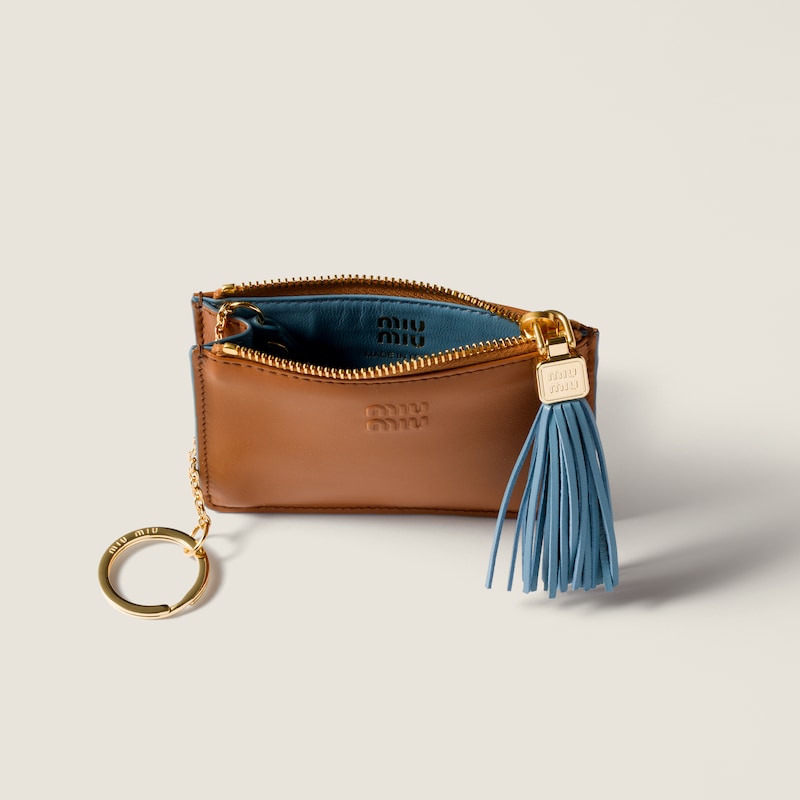 حاملة بطاقات من الجلد