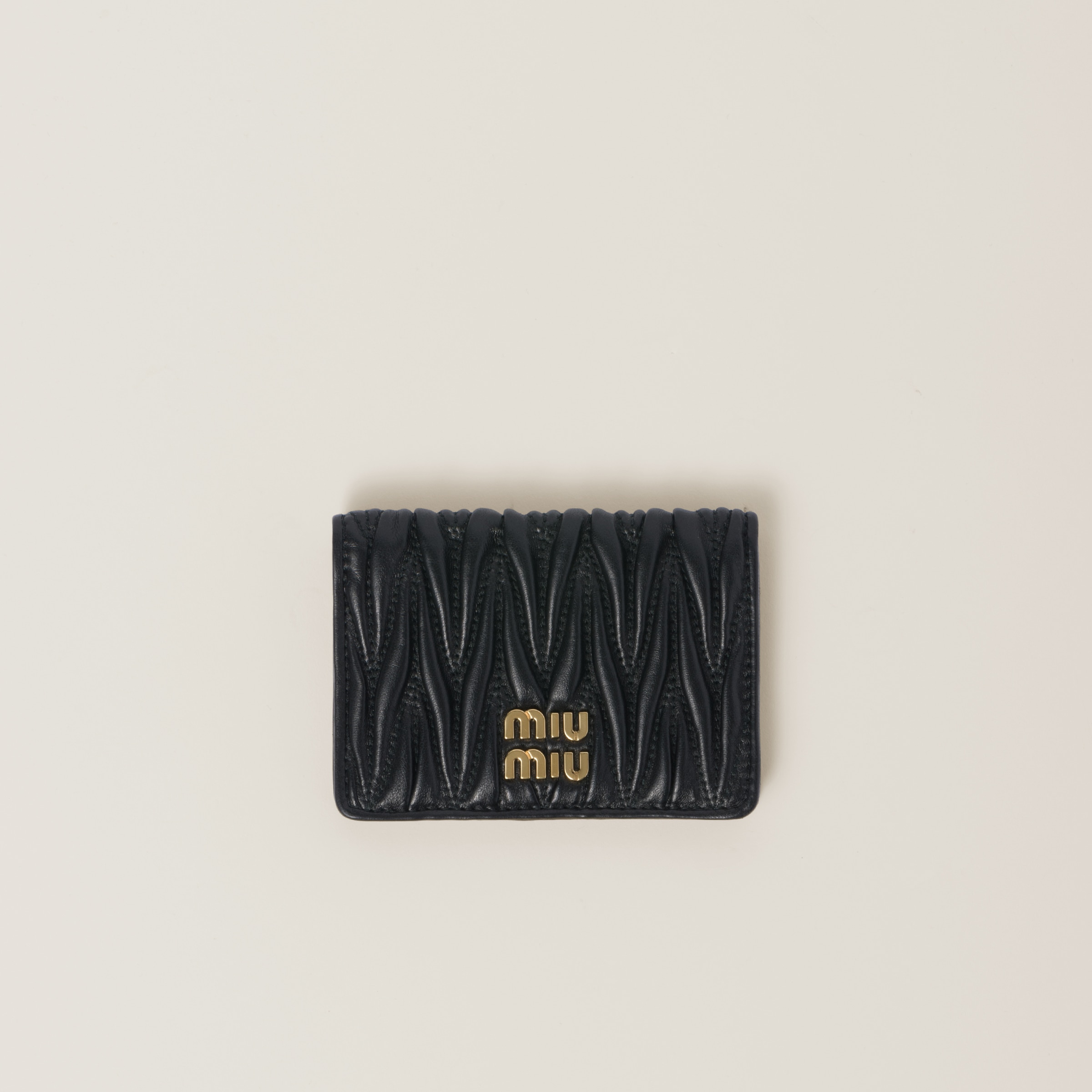 MIU MIU（財布）のフリマアイテム一覧