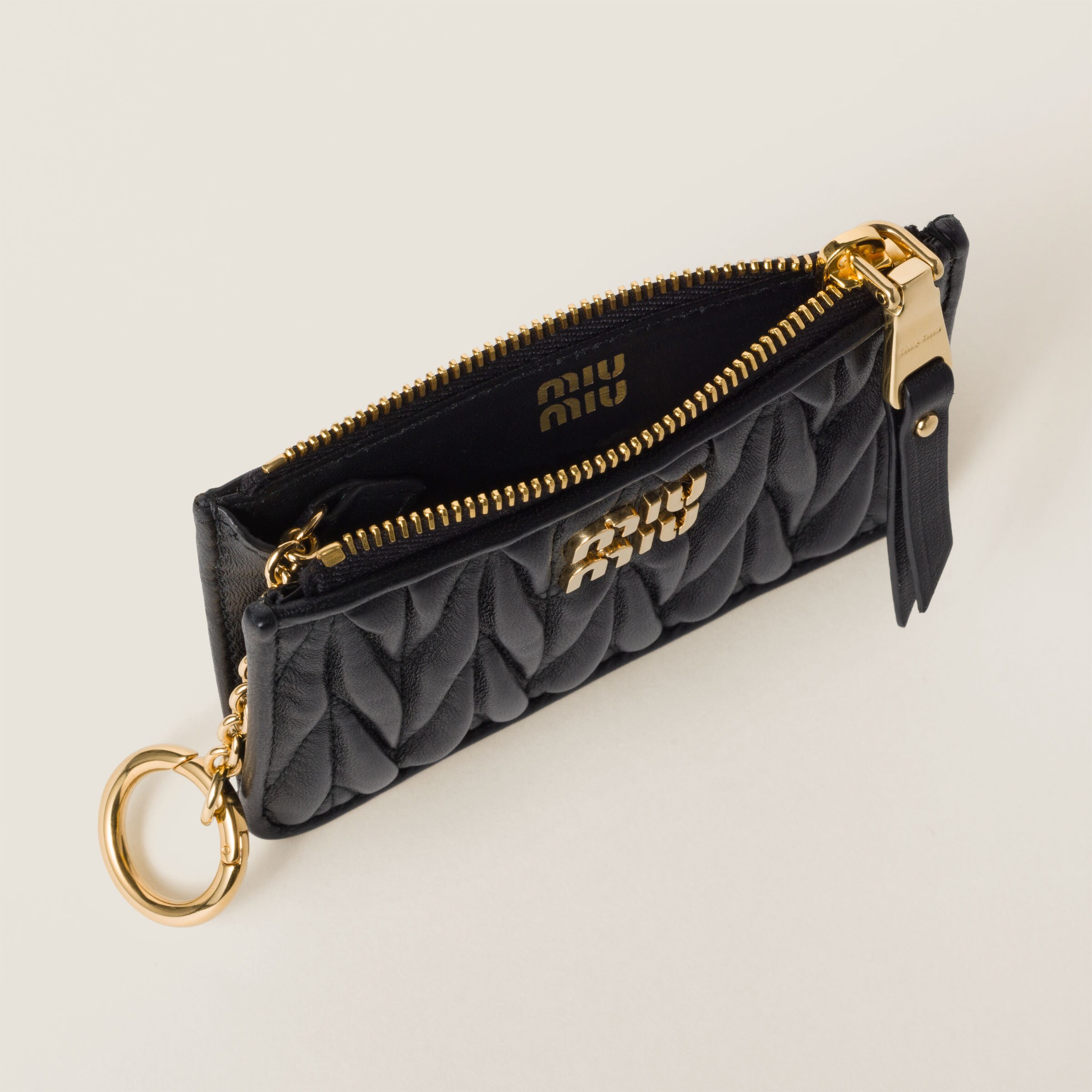 【MIU MIU】Matelasse Card Holder/追跡可能/全国送料無料 Miu Miu Matelassé Nappa Leather Card Holder | Pink | FARFETCH
