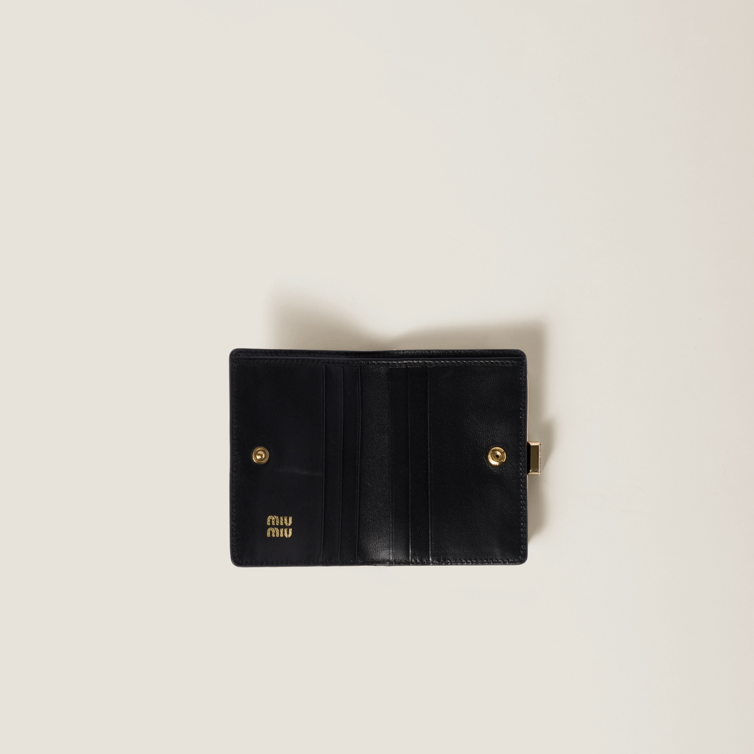 MIU MIU - □新品同様□ miumiu ミュウミュウ マドラス レザー パール コインケース コインパース 小銭入れ カード入れ  ライトピンク系 FI5484の通販 by pleasureラクマ店｜ミュウミュウならラクマ