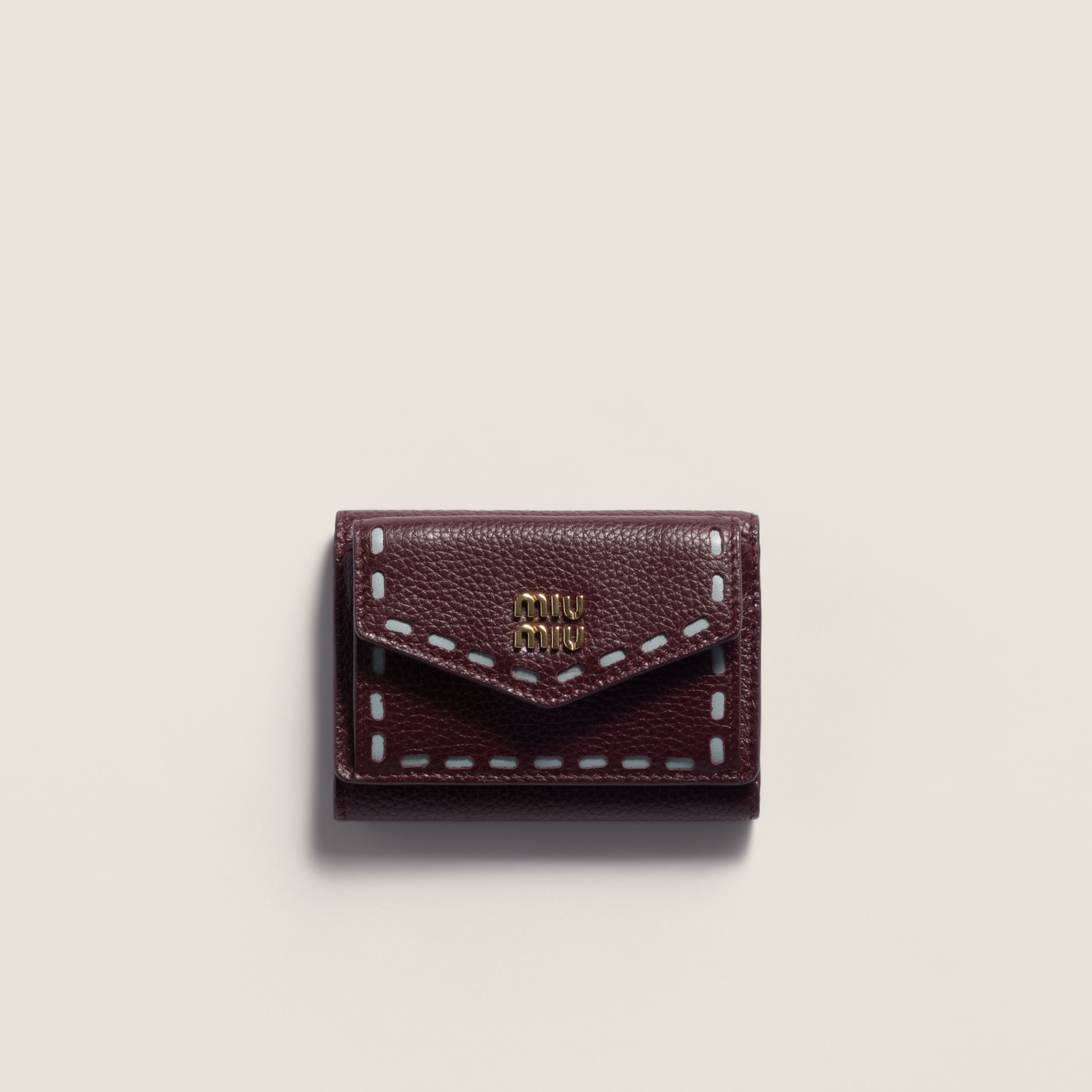 23:30にて出品を停止。miu miu 財布　バーガンディ／レイクブルー バーガンディ／レイクブルー レザー 財布 | Miu Miu - 日本